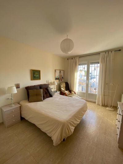 Image No.27-4 Bed Property for sale