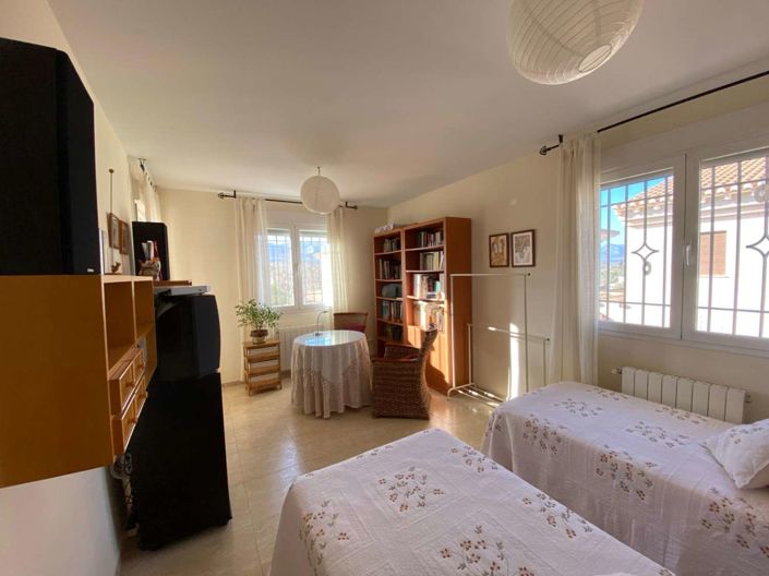 Image No.32-4 Bed Property for sale