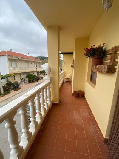 Image No.19-3 Bed Property for sale