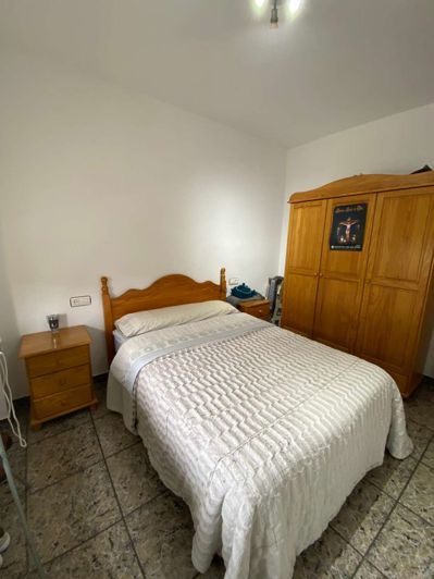 Image No.20-3 Bed Property for sale