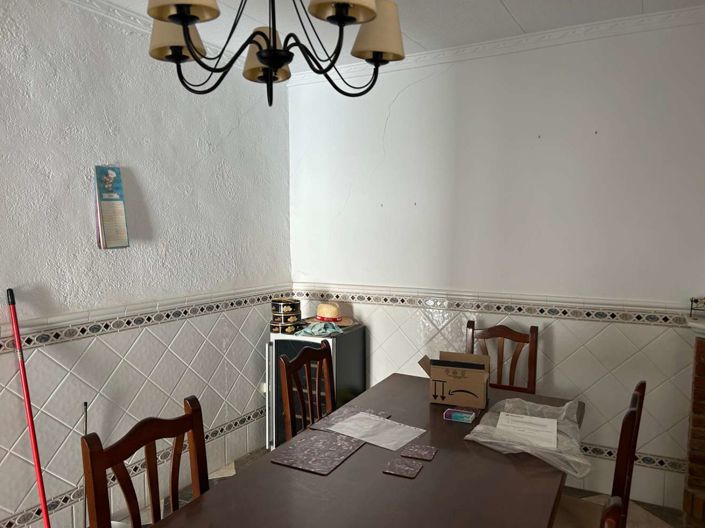 Image No.14-6 Bed Townhouse for sale