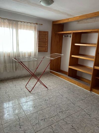 Image No.28-6 Bed Townhouse for sale