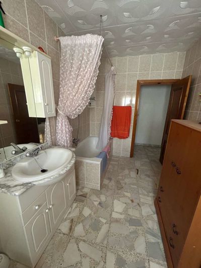 Image No.6-6 Bed Townhouse for sale