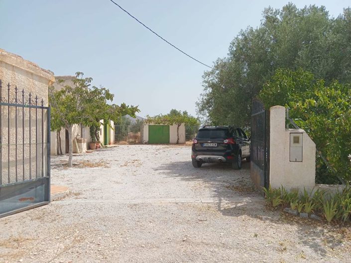 Image No.2-7 Bed Property for sale