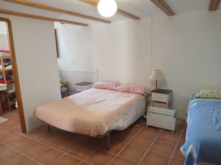 Image No.7-7 Bed Property for sale