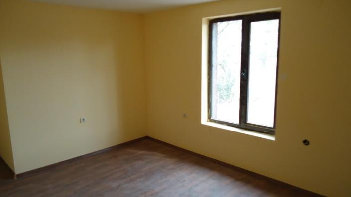 Image No.3-Maison de campagne de 2 chambres à vendre à Dobrich