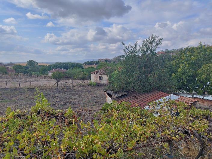 Image No.6-Propriété de pays de 2 chambres à vendre à Yambol 