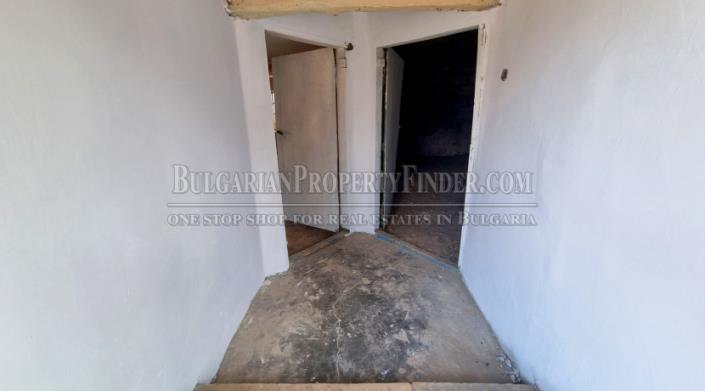 Image No.4-Propriété de pays de 4 chambres à vendre à Ruse