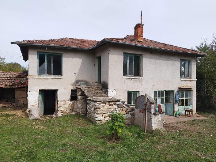 Image No.2-Propriété de pays de 3 chambres à vendre à Yambol 