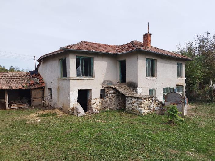 Image No.3-Propriété de pays de 3 chambres à vendre à Yambol 