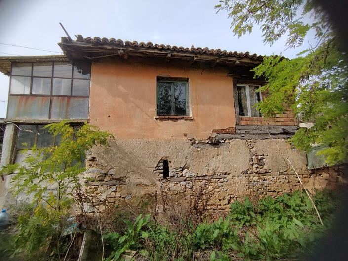 Image No.2-Maison de campagne de 3 chambres à vendre à Yambol 