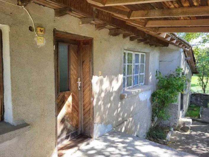 Image No.5-Maison de campagne de 2 chambres à vendre à Burgas