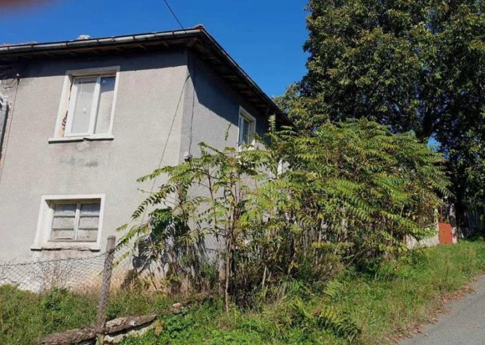 Image No.3-Maison de campagne de 3 chambres à vendre à Burgas