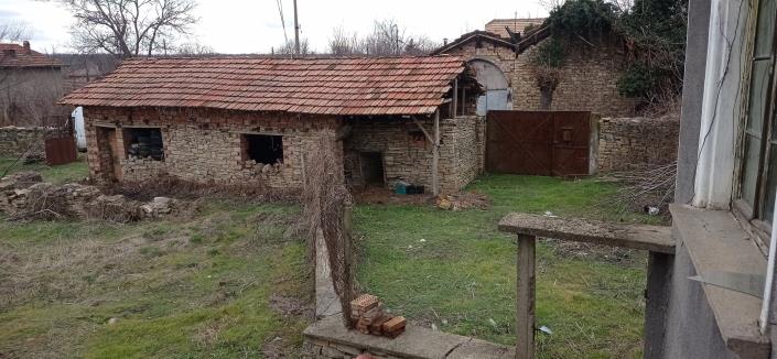 Image No.3-Maison de campagne de 2 chambres à vendre à Dobrich