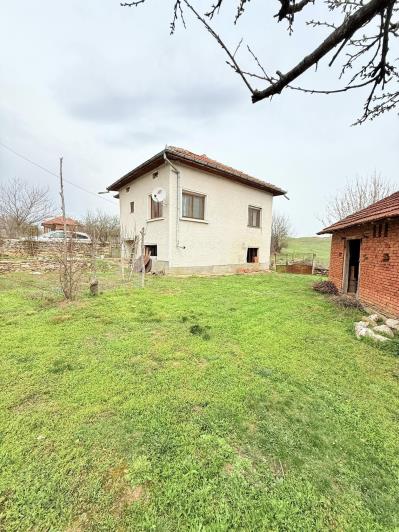 Image No.6-Maison de campagne de 3 chambres à vendre à Lovech