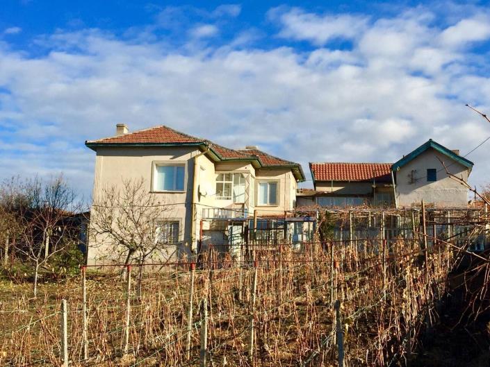 Image No.3-Maison de campagne de 3 chambres à vendre à Stara Zagora 