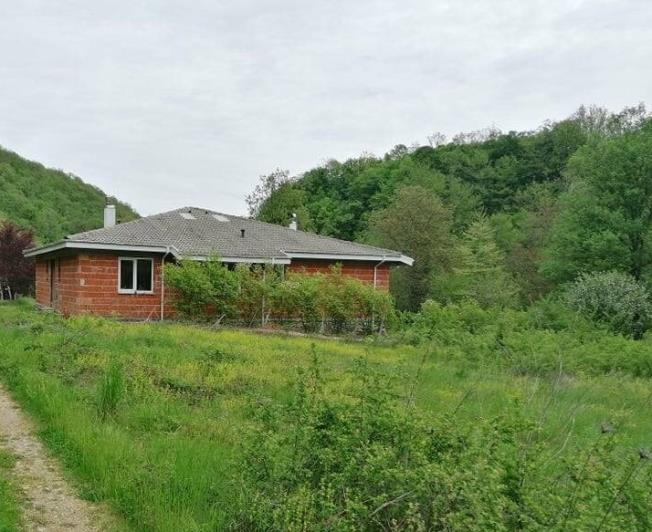 Image No.5-Maison de campagne de 4 chambres à vendre à Burgas