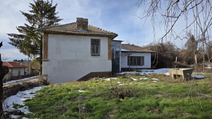 Image No.4-Maison de campagne de 2 chambres à vendre à Ruse