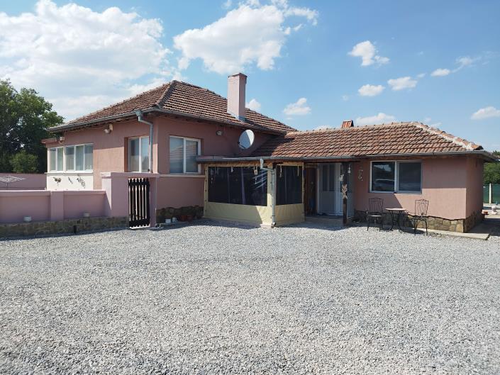 Image No.2-Maison de campagne de 2 chambres à vendre à Elhovo