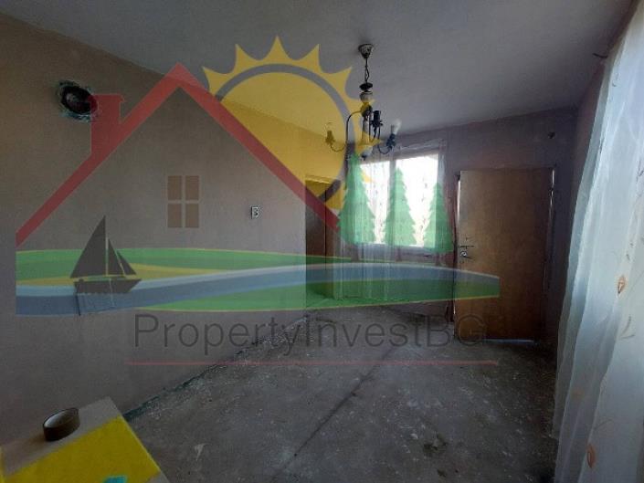 Image No.3-Maison de campagne de 3 chambres à vendre à Yambol 