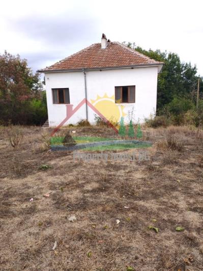 Image No.2-Maison de campagne de 4 chambres à vendre à Yambol 