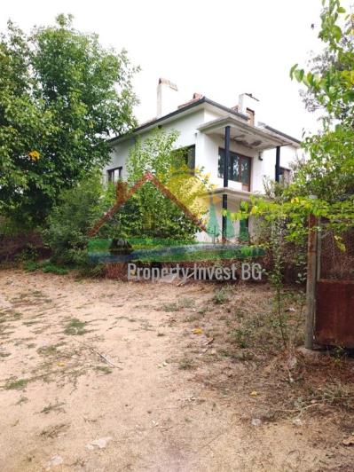 Image No.4-Maison de campagne de 4 chambres à vendre à Yambol 