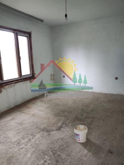 Image No.6-Maison de campagne de 4 chambres à vendre à Yambol 