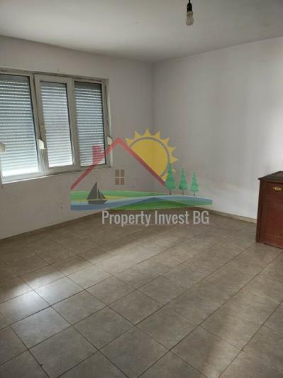 Image No.2-Maison de campagne de 2 chambres à vendre à Haskovo