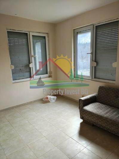 Image No.4-Maison de campagne de 2 chambres à vendre à Haskovo