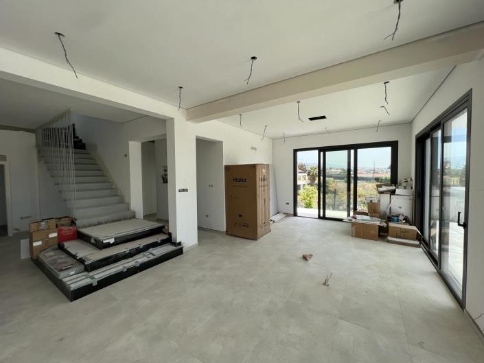 Image No.5-Villa for sale