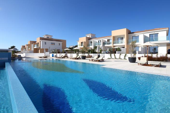 Image No.2-2 Bed Townhouse for sale