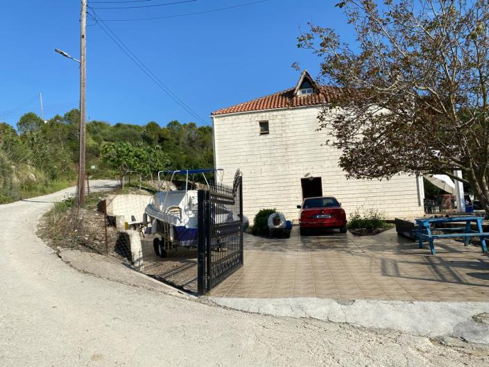 Image No.3-Maison de 3 chambres à vendre à Stroumpi