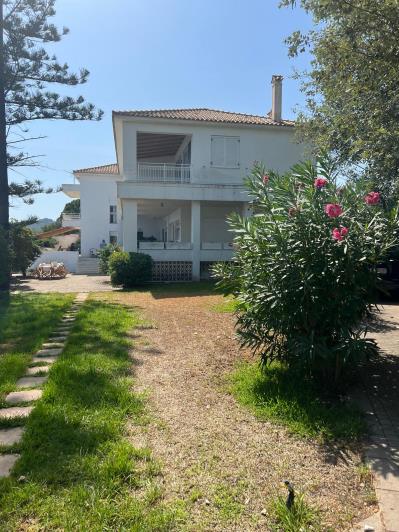 Image No.3-Villa / Détaché de 8 chambres à vendre à Zante