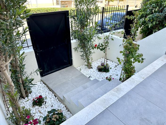 Image No.21-2 Bed Townhouse for sale