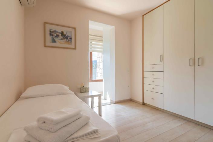 Image No.20-7 Bed Villa for sale