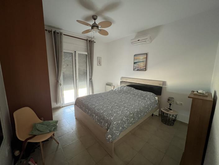 Image No.5-2 Bed House for sale