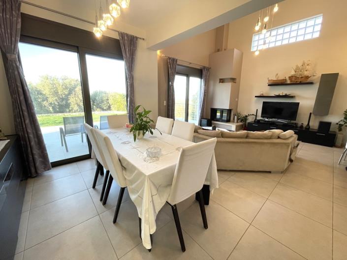 Image No.7-Villa / Détaché de 4 chambres à vendre à Adele