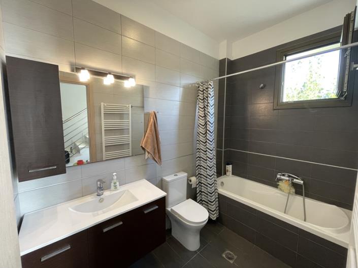 Image No.17-Villa / Détaché de 4 chambres à vendre à Adele