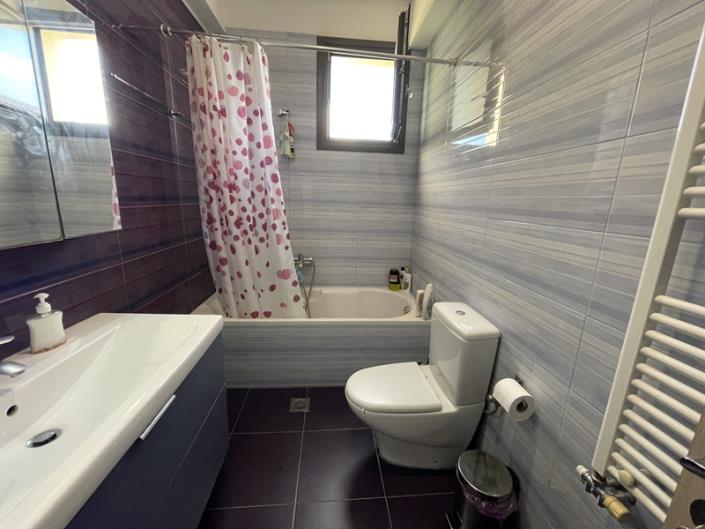 Image No.16-Villa / Détaché de 4 chambres à vendre à Adele