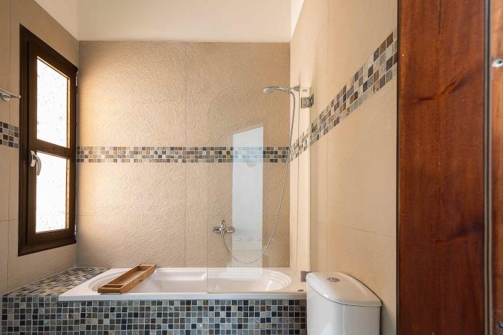 Image No.27-4 Bed Village House for sale