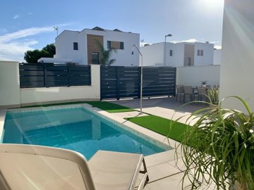 124frontlinerodagolfvilla260825145151exampleg