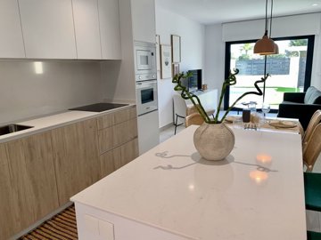 124frontlinerodagolfvilla260825145225kitchena