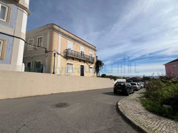 1 - Lisbon, Property