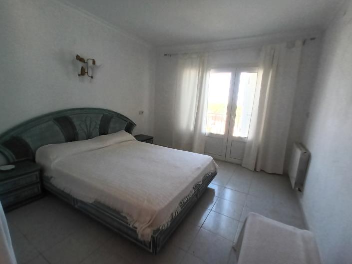 Image No.12-7 Bed Villa / Detached for sale