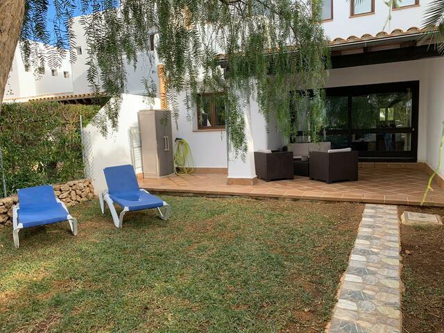 Image No.2-4 Bed Villa for sale