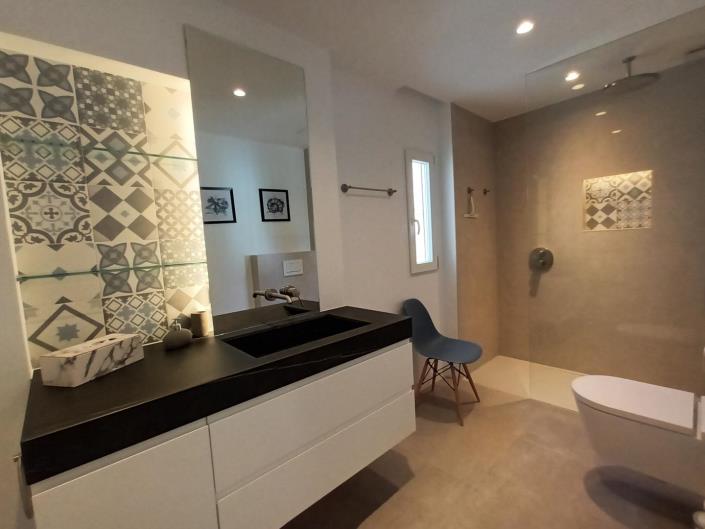 Image No.26-8 Bed House/Villa for sale