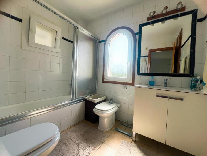 Image No.11-3 Bed Chalet for sale