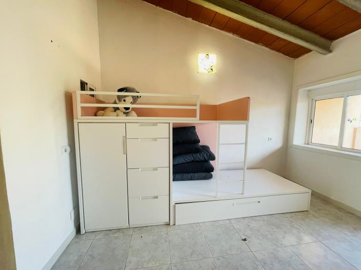 Image No.12-5 Bed Townhouse for sale