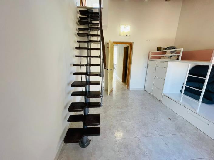 Image No.13-5 Bed Townhouse for sale