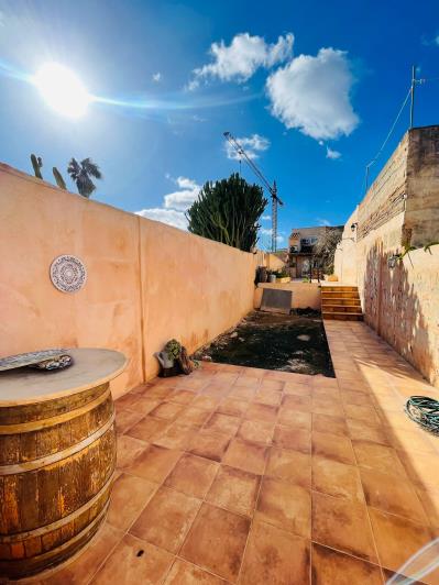 Image No.11-5 Bed Townhouse for sale